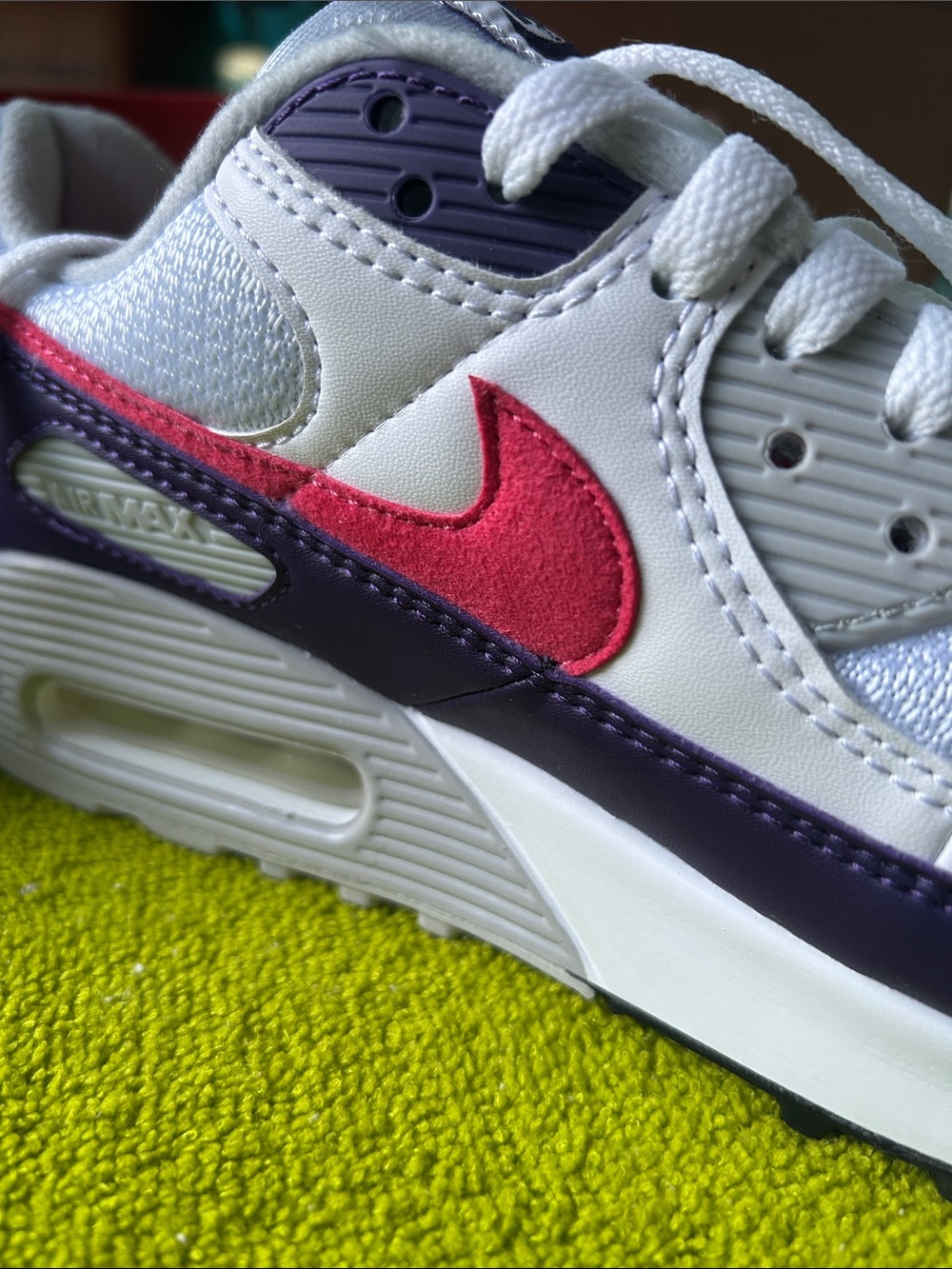 Nike Women’s Air Max White Pink Purple Sneakers 
Size 10